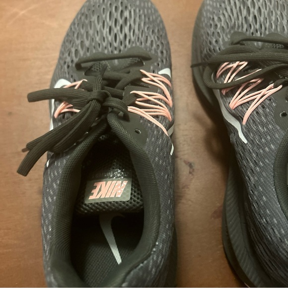 Size 8.5 - Nike Zoom Winflo AA7414-004 Gray Running Shoes - Picture 7 of 10